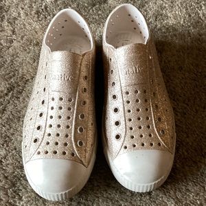 Native glitter sneaker